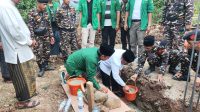 Peletakan Batu Pertama Oleh KH. Atok Romli Mustafa, M.Si Ketua Tanfidziyah PCNU Kabupaten Bekasi